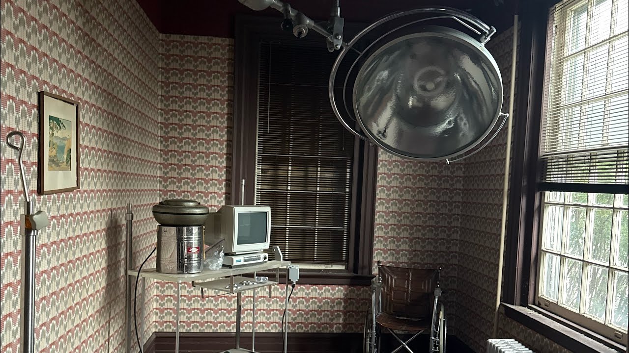 Exploring untouched abandoned pa hospital 