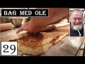 Kanelstang med marcipan remounce og vaniljecreme. Mønster klippet med saks