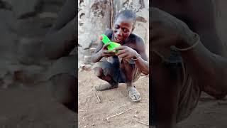 Hunter Sees a Toy Bird for the First Time… His Reaction Is Priceless 😳
