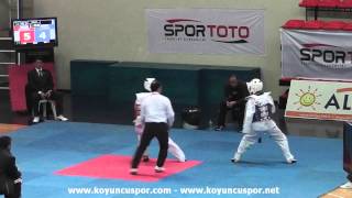 63kg Quarterfinal Ali İhsan Negiz vs Hakan Dikbas (2013 Turkish Senyor TKD Championships)