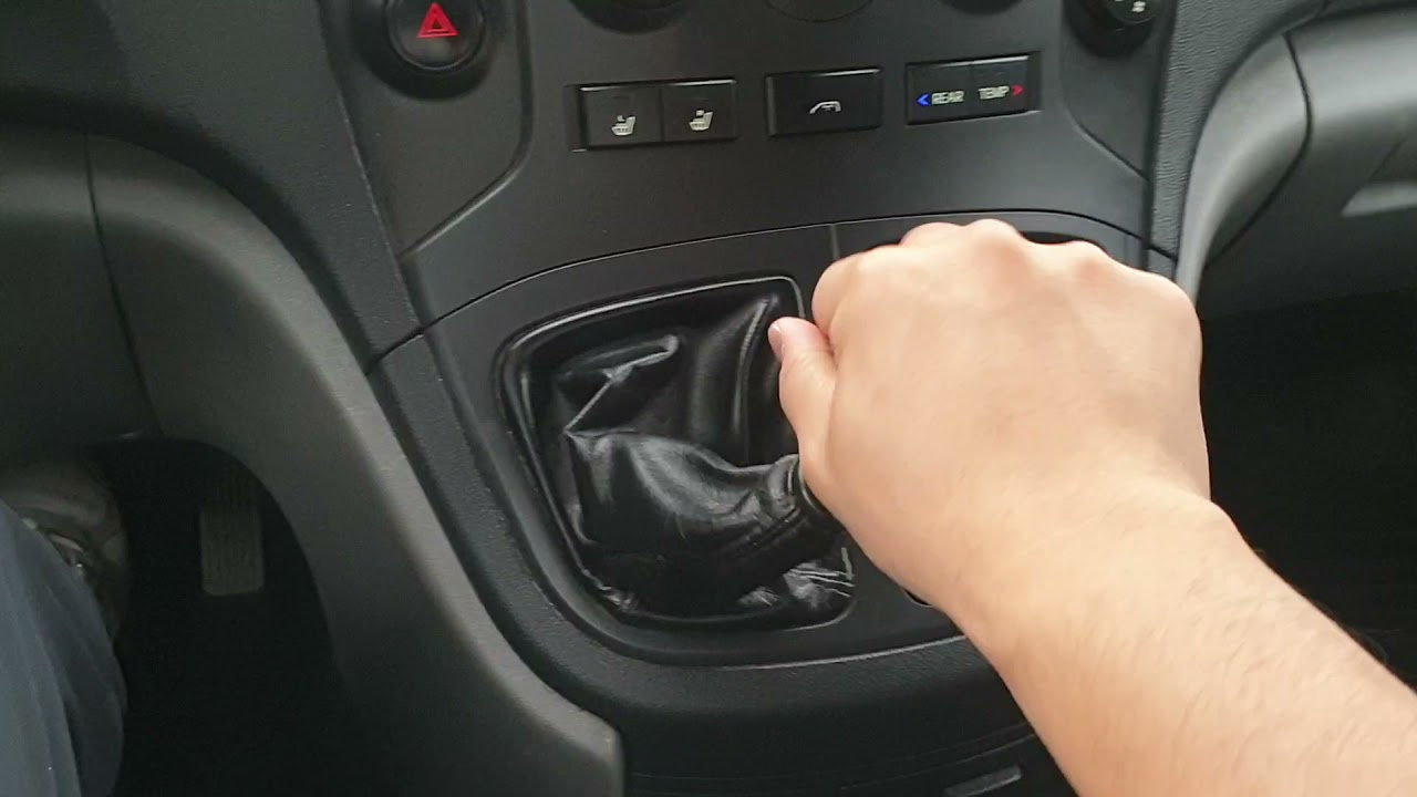 HYUNDAI GRAND STAREX M/T