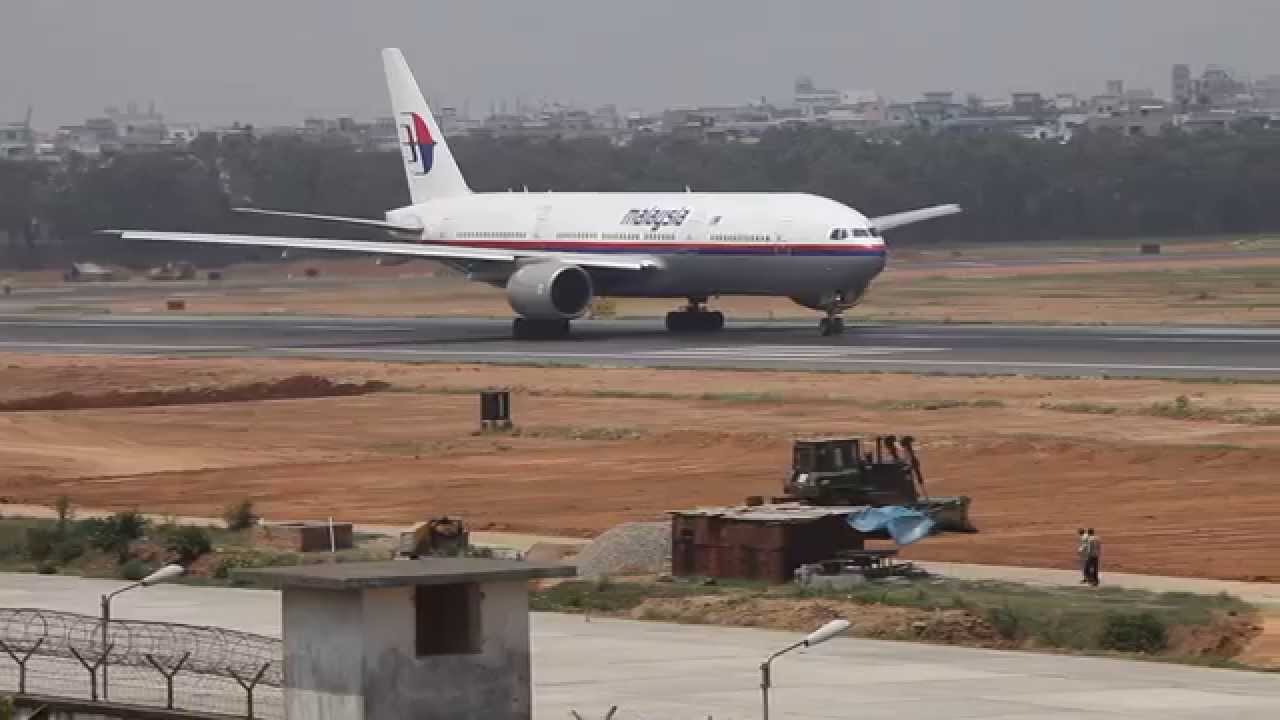 9M-MRD Boeing 777-200ER Malaysia Airlines Take Off (Later crashed as MH17)