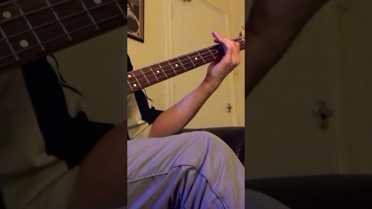 Horseshoes and Handgrenades Green Day Bass riff YouTube