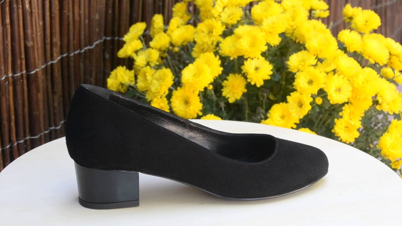 Pantofi negri cu toc patrat mic