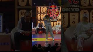 Syssy Groovin To This Classic Track On The World Stage