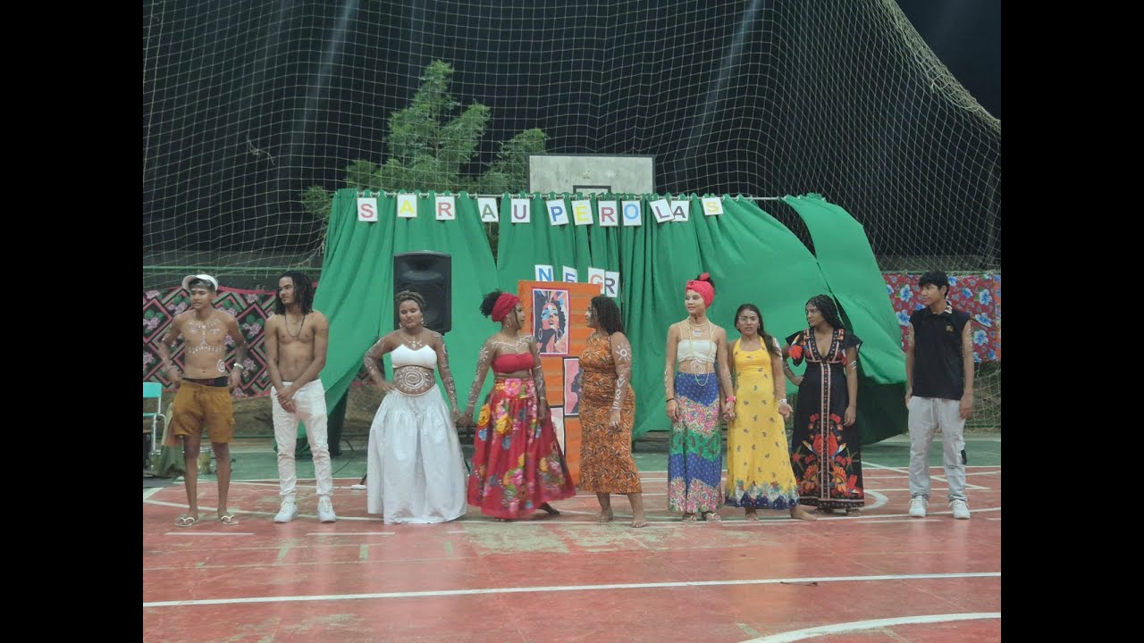 DESFILE DO SARAU PÉROLAS NEGRAS 2025