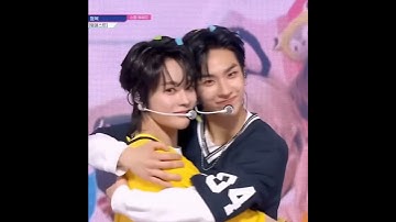 🦊😽 đã ôm nhau rồi còn phải nhìn nhau một cái  mới chịu cơ 💕💓#hwabin#hanbin#hwarang#tempest#tpst