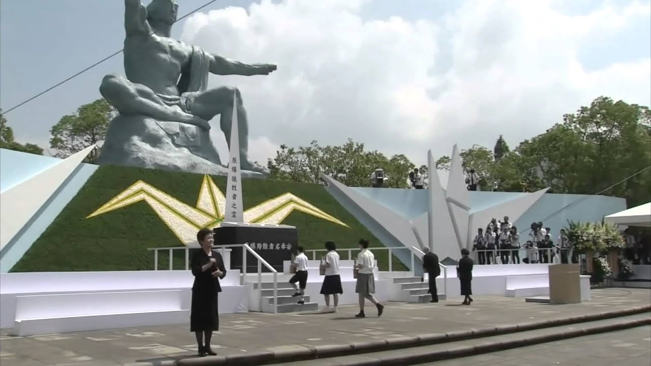Water offering,The 70th Nagasaki Peace Ceremony,City of Nagasaki(August 9th,2015) - YouTube