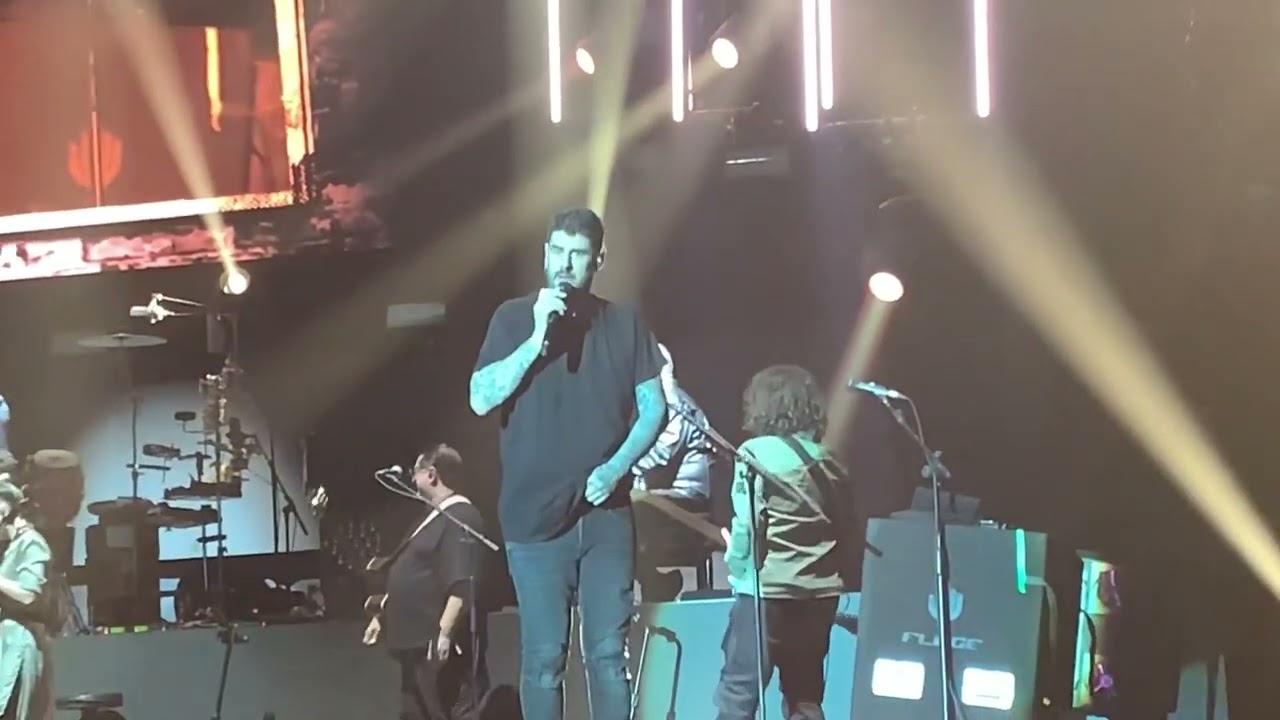 BILLY EL PISTOLERO + PRESENTACION BANDA - MELENDI 27 NOV 2023 WIZINK CENTER MADRID GIRA 20 AÑOS