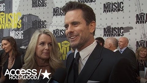 Charles Esten Talks 