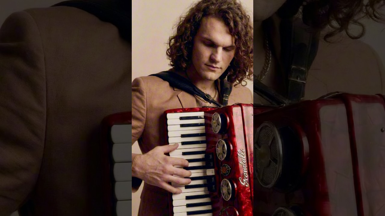 Как же красиво он играл 