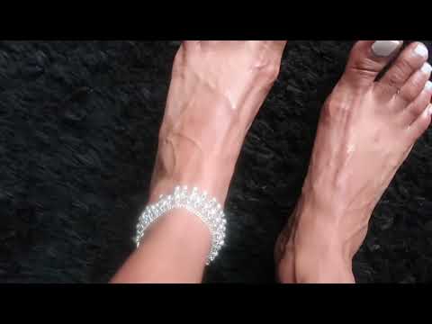 Smelly gym veiny feet