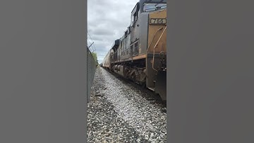 Csx ES40DC gives partial jingle bells hornshow! #shorts #csxtransportation #trains