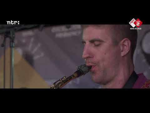 在 YouTube 上观看 Moonchild - Don't Wake Me (Live @ North Sea Jazz 2018) | NPO Soul en Jazz 在 YouTube 上观看 Moonchild - Don't Wake Me (Live @ North Sea Jazz 2018) | NPO Soul en Jazz