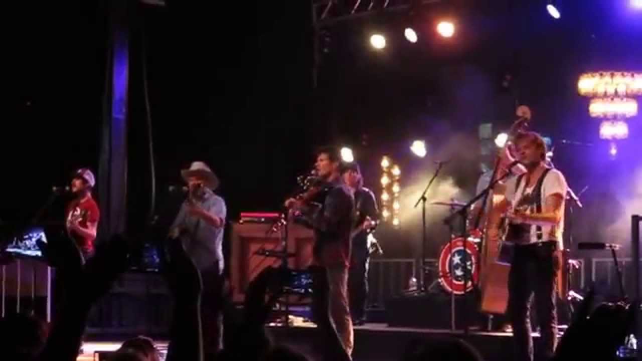 Old Crow Medicine Show "Wagon Wheel" Live at the Clinton Presidental