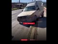 Vehículo mal estacionado genera preocupación frente a escuela Cristo del Maipo