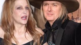 Lisa Marie Presley and Michael Lockwood who has custody of the twins now.