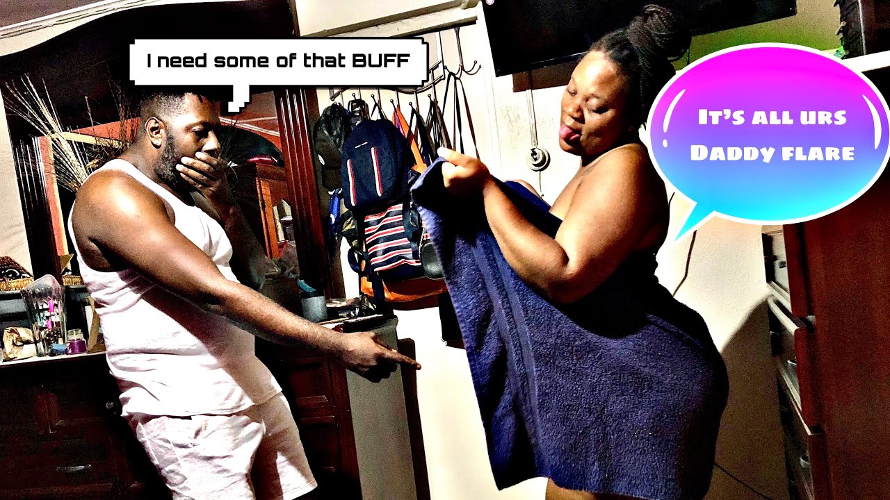 FLASHING MY MAN WHILE HE IS COOKING 🥘THE FLARE FAMILY YouTube