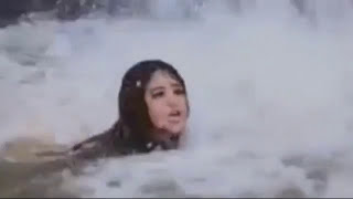 Adegan paling HOT Dewi persik dalam film nyiblorong