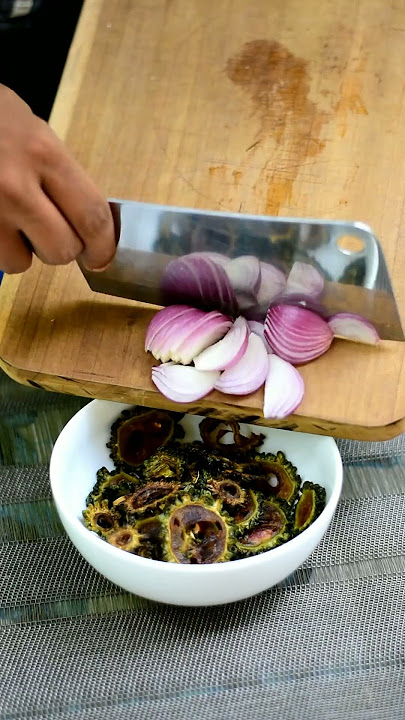 Yummy Bitter Gourd (Karawila) Chips Plate🥰🤤 - Sri Lanka | Gastronomic Jungle #shorts #bittergourd