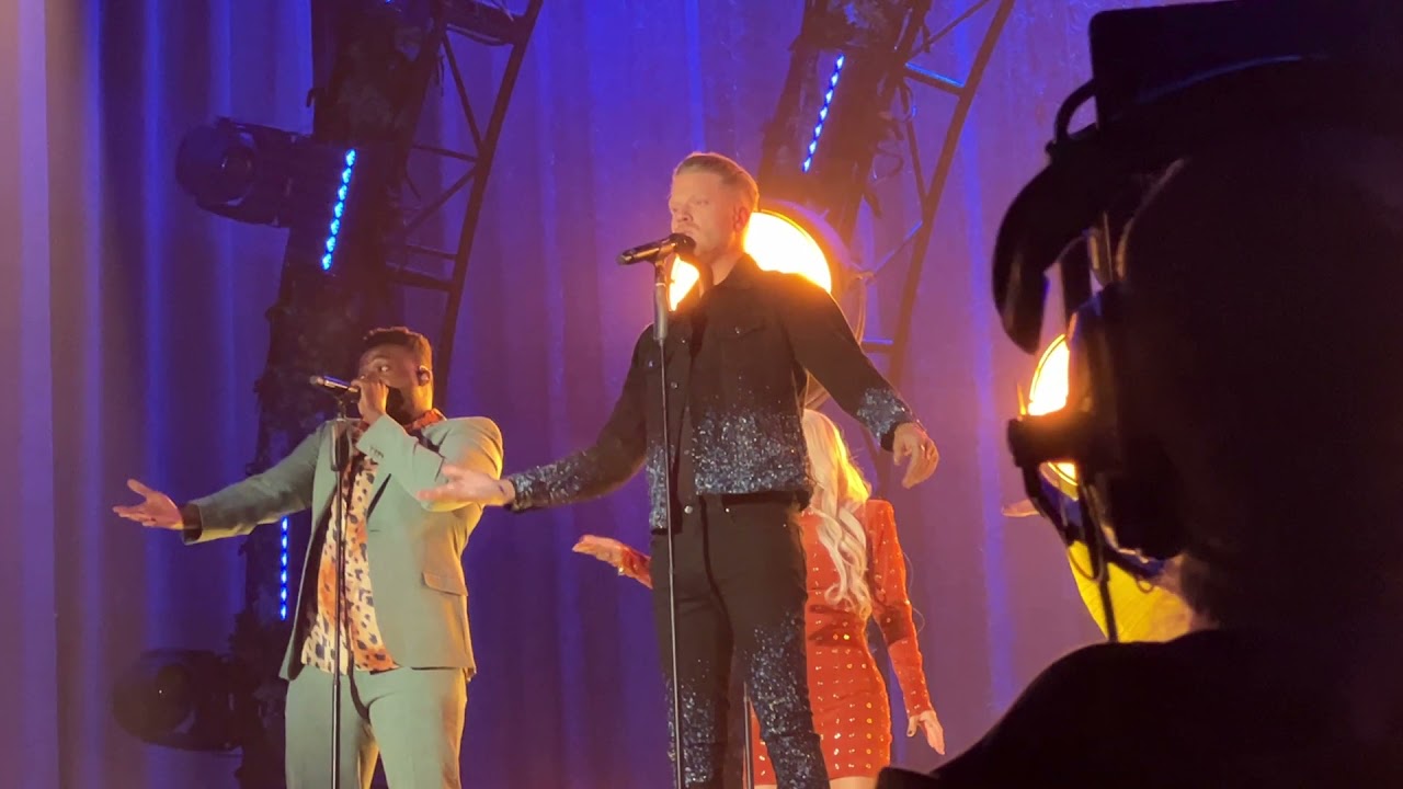 Pentatonix Intro Wonderful christmas time & Joy to the world baltimore, MD 11/27/2021