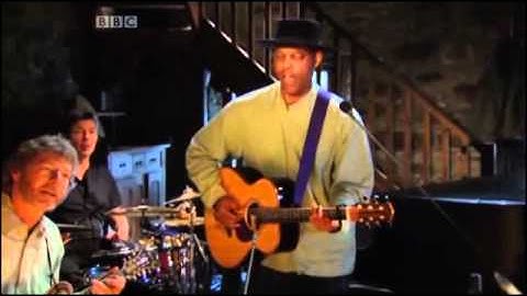 Transatlantic Sessions - Eric Bibb - "Don't Ever Let Nobody Drag Your Spirit Down"