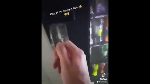 Try this vending machine hack 🤣🤣🤣😂#shorts #memes