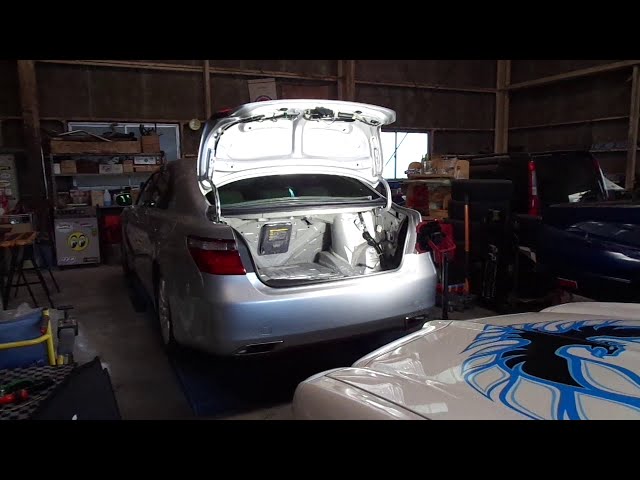 平成18年 レクサス LS460 トランク ロック修理 - YouTube