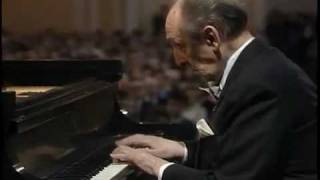 Vladimir Horowitz plays Mozart Piano Sonata K.330 in C Major 1st Movement