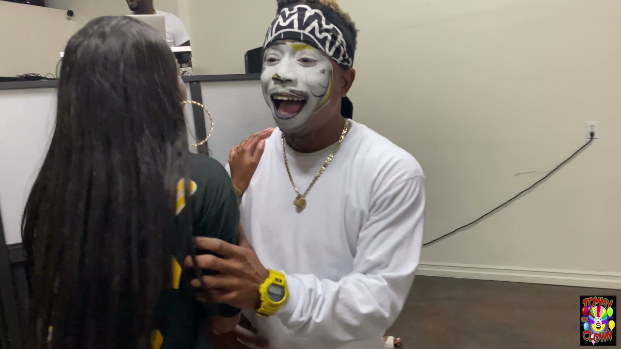 BEHIND THE SCENES ALSO VARIETY SHOW TO TSQUAD I FOLLOW @TOMMYTHECLOWN ON INSTAGRAM ​