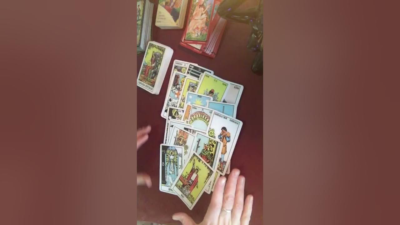 Таро скучает. Общий расклад таро. расклад таро на друзей. таро дорога. основные расклады таро.