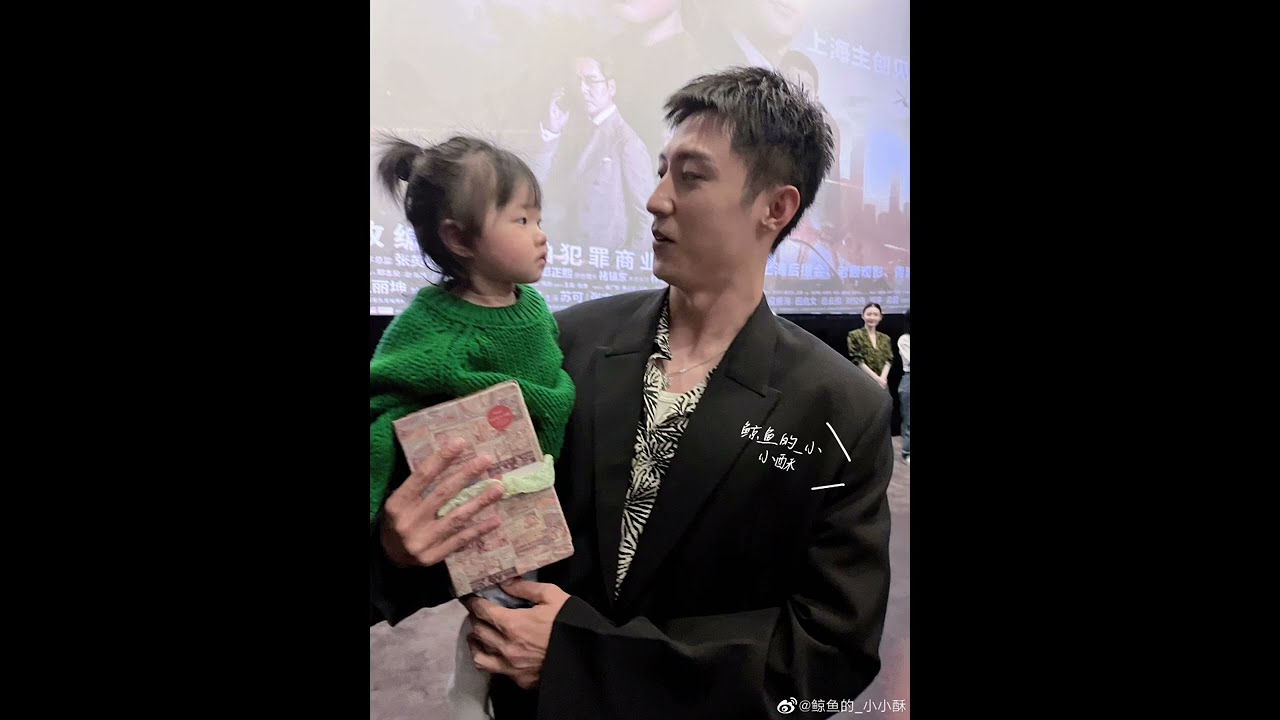 Johnny Huang JingYu - encounter with little fan (230429)