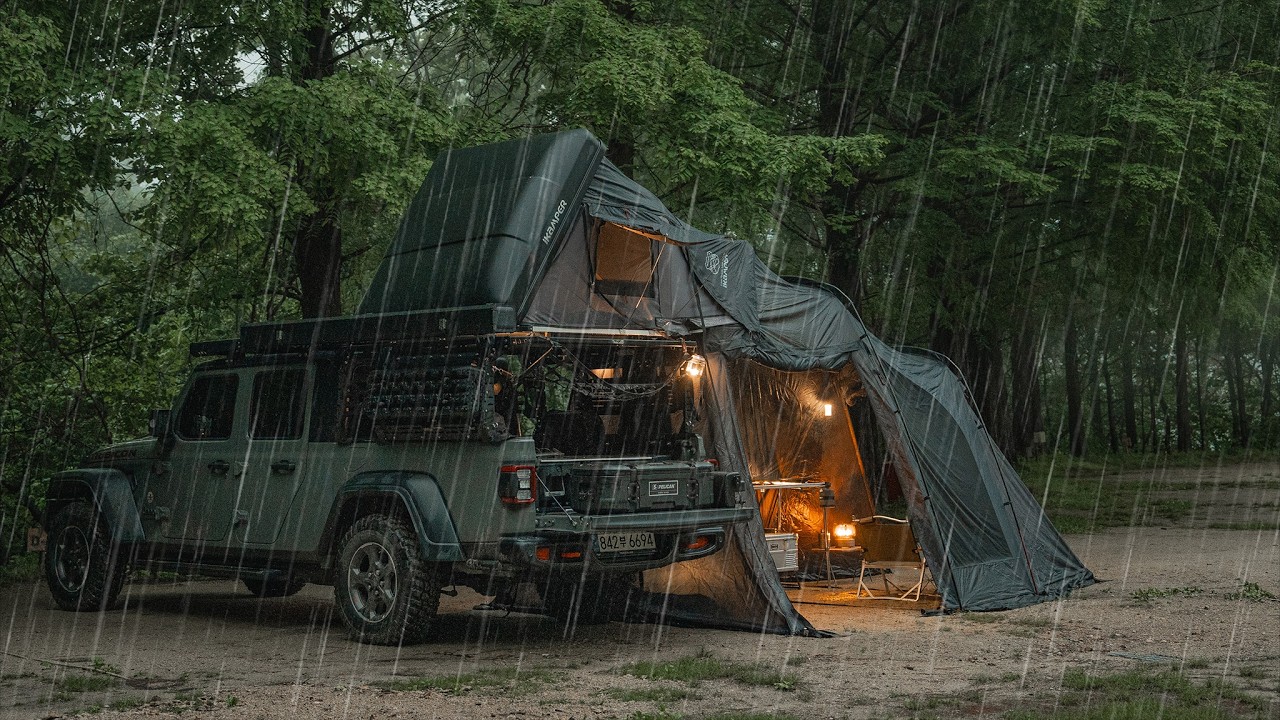 Сильный дождь и ШТОРМ Кемпинг на машине [4K] - | Jeep Gladiator | Расслабляющий ASMR | Уютный