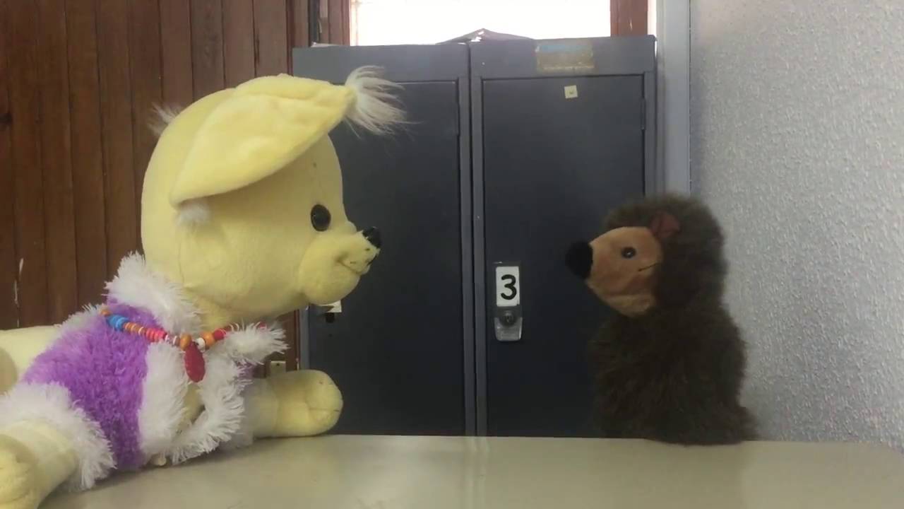 2º A puppets kissing YouTube