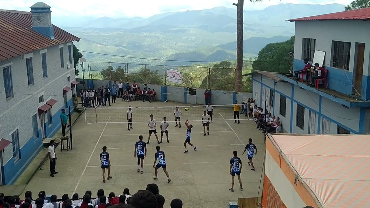 Aaj Vollebal Match Me Sir Foote Ga Kisi Ka😃😃😜spike by piyush