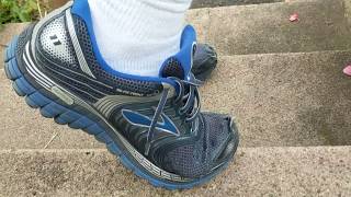 Abusing My Brooks Glycerin Running Shoes With Concrete Steps
