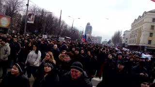 Шествие. Мирный митинг в Донецке 1 марта 2014 года