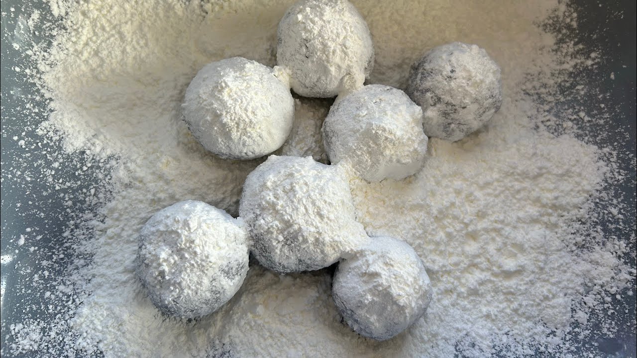 Gym chalk snowballs and some cornstarch powder 🤍🤍asmr🤍asmr 