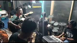 kupaksa untuk melangkah iwan fals cover (story wa)