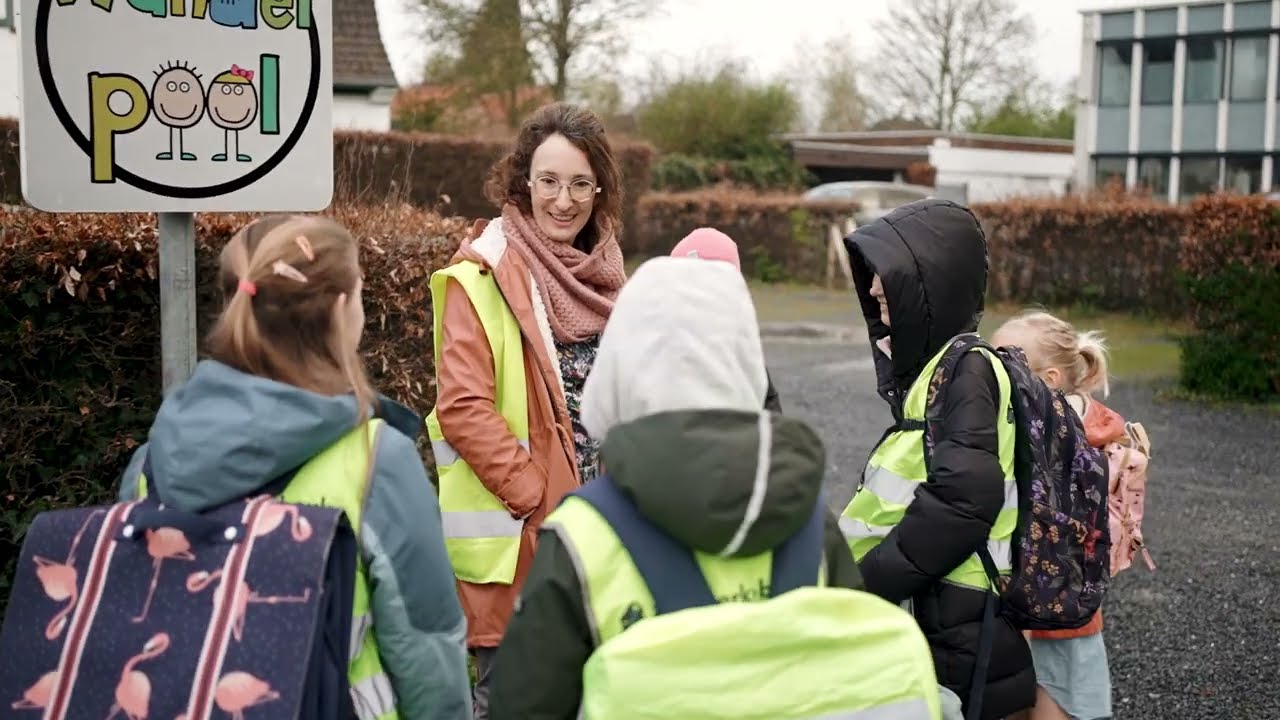 Met de wandelpool naar school in Deerlijk