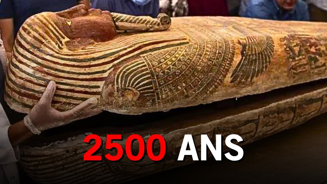 Des archologues ouvrent un sarcophage de momie vieux de 2500 ans 