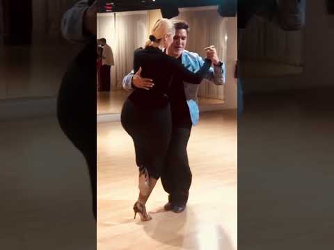 Class Demo by Claudio Villagra & Helena Fernadez - Los Villagra Tango (Part 1) #tangoclass #tango