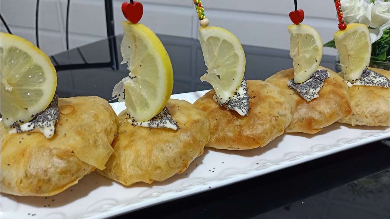 بسيطلات صغار بالقمرون والدجاج لذاذ لي ذاقهم  عندك يحلف عليهم كلهم حوت 😋😋😋👍👍