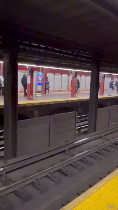 🗽 34th street subway station in NYC