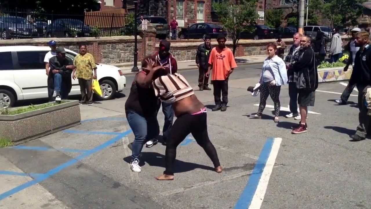 Fighting, ypd, cops stop the fight, yonkers, ass crack, black girls fightin...