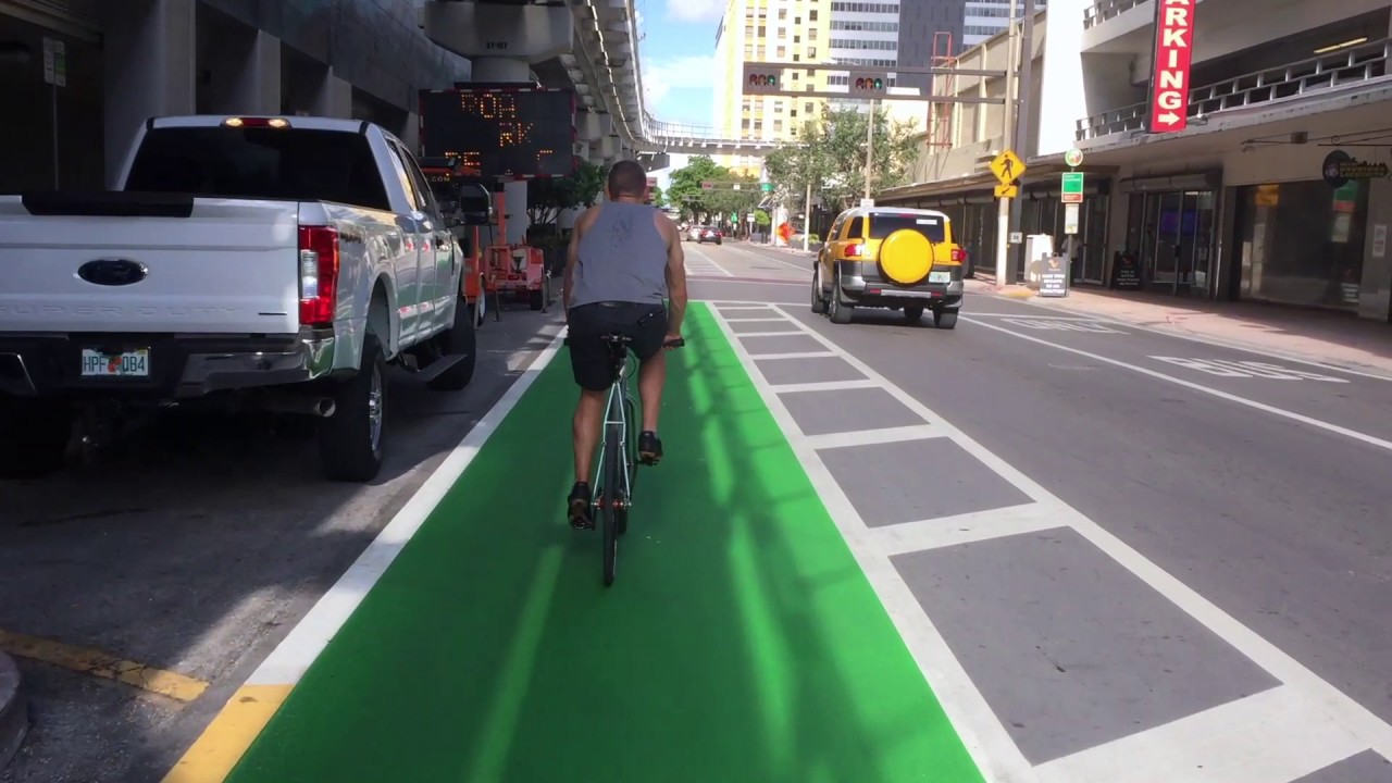 Downtown Miami SE / SW 1st Street Green Bike Lanes YouTube