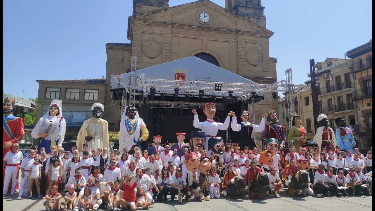 Gaiteros de Estella. Despedida de los gigantes de Estella, 2024. Baile de la era
