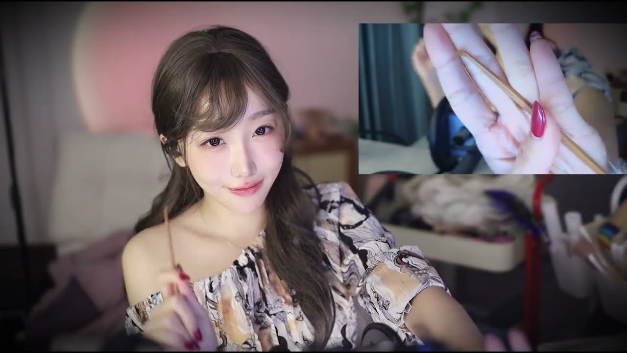 Comfortable hard ear-picking glass pen hand nail cover wooden ear spoon# asmr# sleep aid# sleep aid