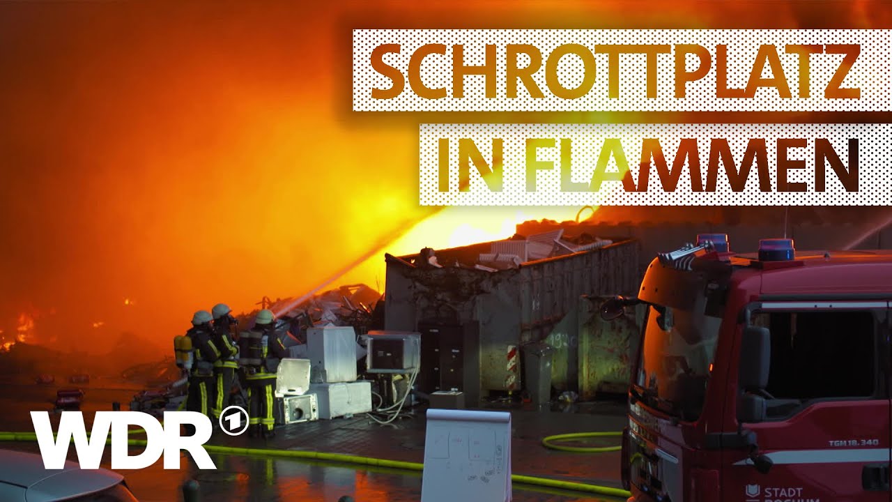 +++ NÄCHTLICHER GROSSBRAND AM BAHNHOF +++ LAGERHALLE von MÖBELGESCHÄFT in FLAMMEN | FEUERWEHR