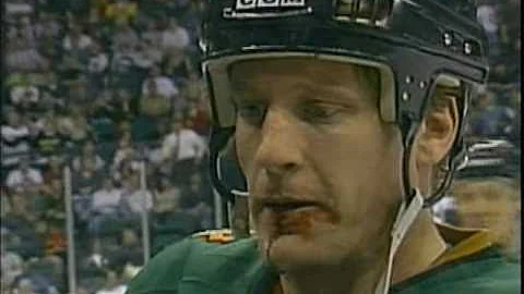 [Vintage] Derian Hatcher destroys Jeremy Roenick